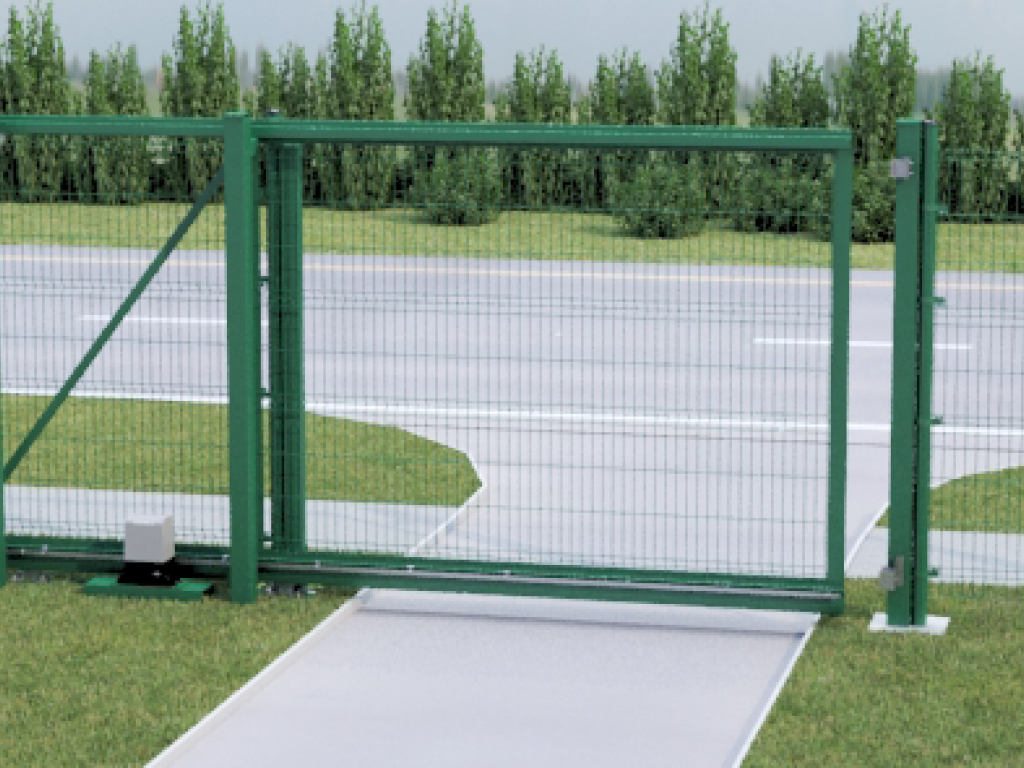 Darvozaning chapga ochilishi. Yo‘nalish to‘siqlangan hudud ichidagi kuzatuvchi tomonidan aniqlanadi.